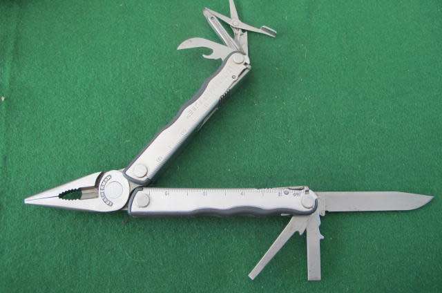 Leatherman Fuse with pouch