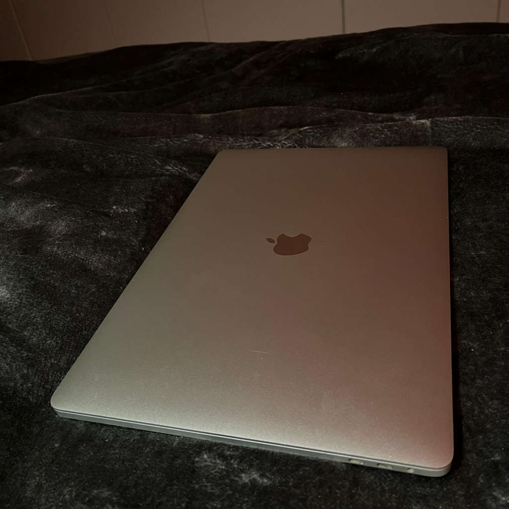 Macbook Pro 16-inch 2019 1TB SSD 32GB Ram