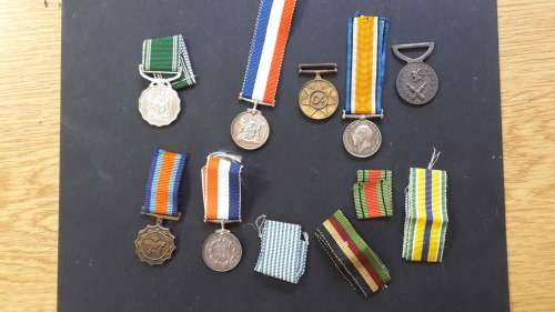 MINIATURES -  Collection of 11 miniature ribbons & dress medals