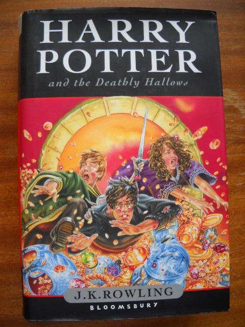 R. K. ROWLING  HARRY POTTER and the Deathly Hallows  First Edition 2007