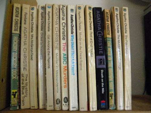 PAPERBACKS: 14 X AGATHA CHRISTIE