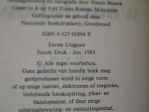 VERKLARENDE BIOLOGIEWOORDEBOEK  deur  M.Webb, M de Villiers en J.J. du P. du Toit
