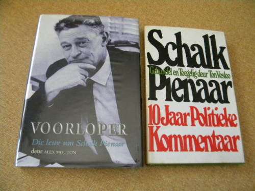 SCHALK PIENAAR 10 JAAR POLITIEKE KOMMENTAAR  deur Ton Vosloo & VOORLOPER  deur  Alex Mouton