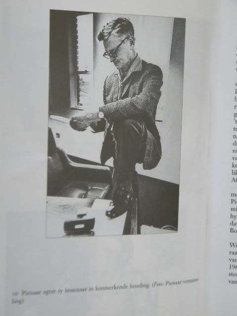 SCHALK PIENAAR 10 JAAR POLITIEKE KOMMENTAAR  deur Ton Vosloo & VOORLOPER  deur  Alex Mouton