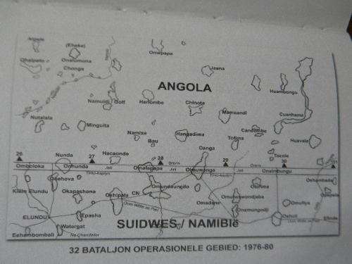 DIE BUFFEL STRUIKEL 'n Storie van 32 Bataljon en sy mense  deur L.J. Bothma