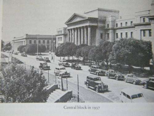 WITS THE EARLY YEARS  (1896 - 1939)  by Bruce K. Murray (University of Witwatersrand)