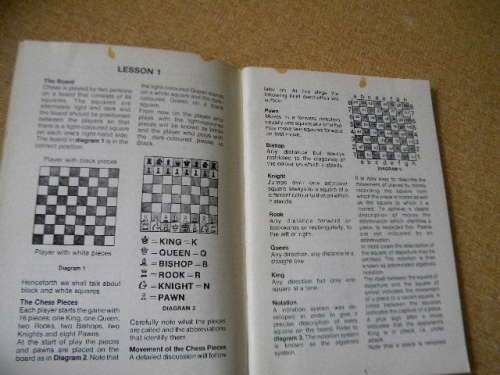 CHESS HANDBOOK FOR SCHOOLS / SKAAKHANDBOEK VIR SKOLE  Text: English / Afrikaans
