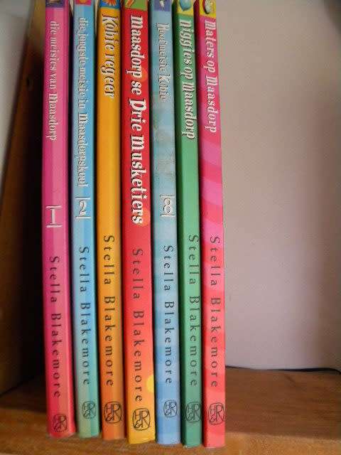 7 X STELLA BLAKEMORE  (Maasdorp-reeks) Nrs. 1,2,3,6,8,12 en 14