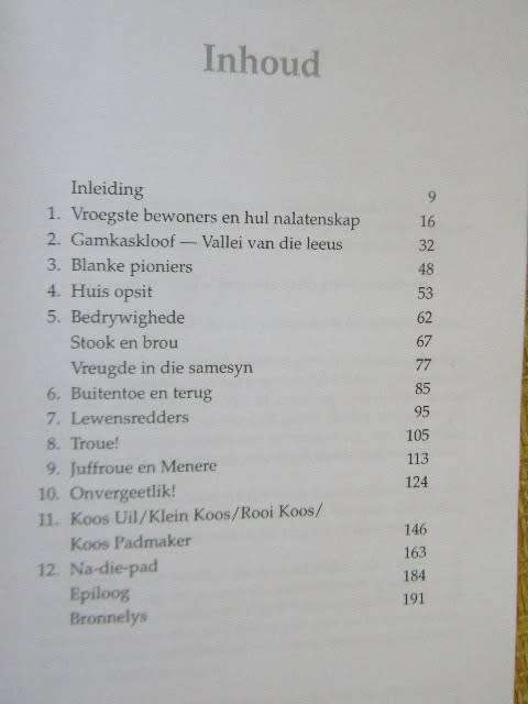 DIE HEL - VALLEI VAN DIE LEEUS  deur Sue van Waart  (Die afgesonderdste vallei in Suid-Afrika)