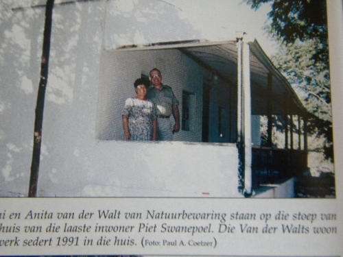 DIE HEL - VALLEI VAN DIE LEEUS  deur Sue van Waart  (Die afgesonderdste vallei in Suid-Afrika)