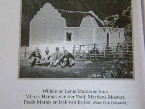 DIE HEL - VALLEI VAN DIE LEEUS  deur Sue van Waart  (Die afgesonderdste vallei in Suid-Afrika)