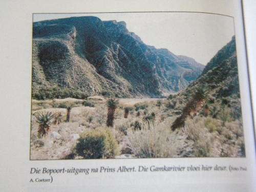 DIE HEL - VALLEI VAN DIE LEEUS  deur Sue van Waart  (Die afgesonderdste vallei in Suid-Afrika)