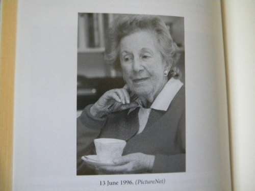 HELEN SUZMAN Bright Star in a Dark Chamber by Robin Renwick