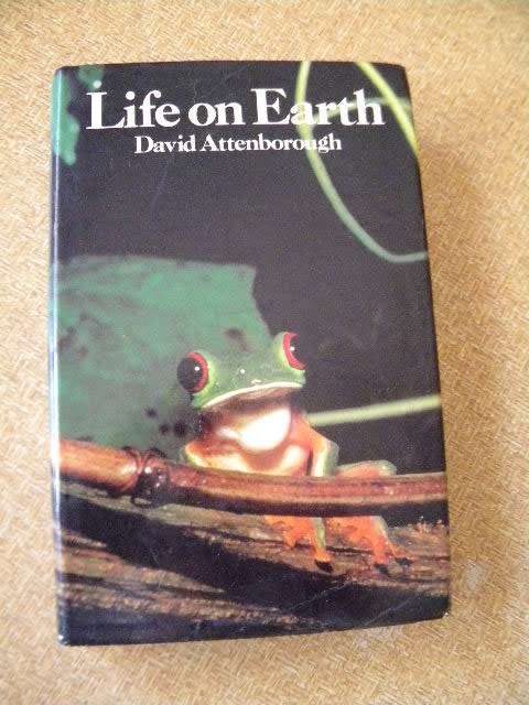 LIFE ON EARTH by David Attenborough