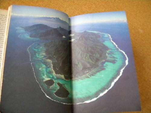 LIFE ON EARTH by David Attenborough