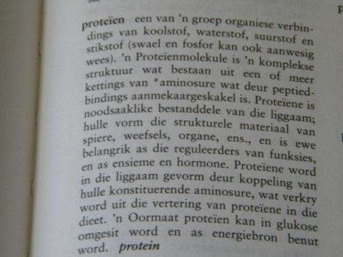 MEDIESE WOORDEBOEK  Vertalend & Verklarend  Uitgegee deur Oxford University Press