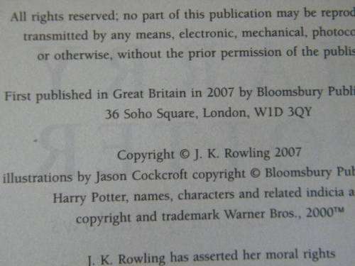 HARRY POTTER AND THE DEATHLY HALLOWs by Rowling