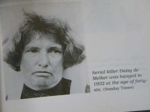 FATAL FEMALES  Women who kill  by Micki Pistorius  (True Crime)