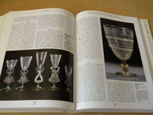 THE ILLUSTRATED HISTORY OF ANTIQUES  General Editor Huon Mallalieu