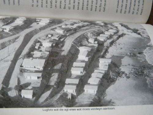 VAN WATERDRINKPLEK TOT VAKANSIEOORD  Gesk. van Strandfontein  deur Maritz Broodryk