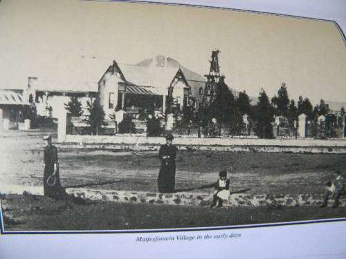 LOGAN`S WAY  by Robert N. Toms  Life and Times of J.D. Logan and Matjiesfontein