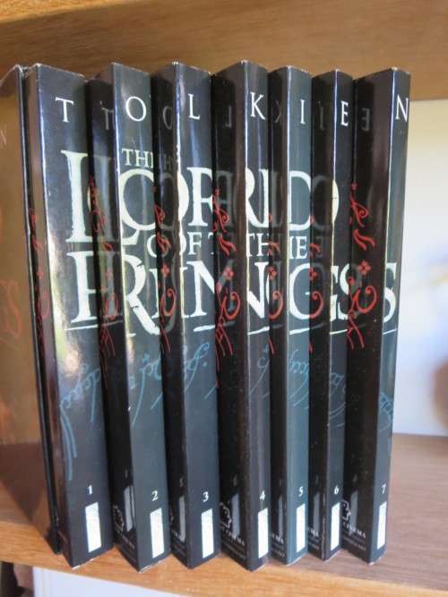 THE LORD OF THE RInGS by Tolkien  (Box set of 7 volumes)