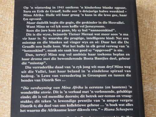 DIE VERDWYNING VAN MINA AFRIKA  deur Zuretha Roos