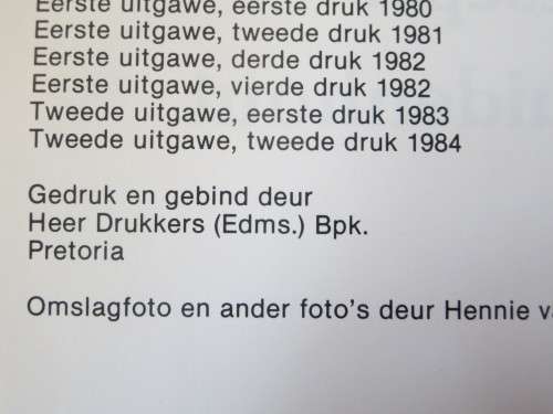 KLEINKOEKIES  300 RESEPTE  deur Erina Bezuidenhout