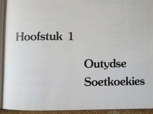 KLEINKOEKIES  300 RESEPTE  deur Erina Bezuidenhout