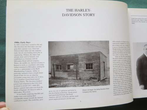 THE ENCYCLOPEDIA OF THE HARLEY DAVIDSON  by Peter Henshaw & Ian Kerr
