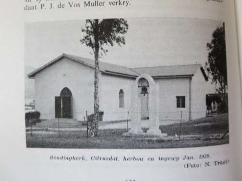 ONS KERK IN BO-OLIFANTSRIVIER  N.G. KERK CITRUSDAL 1916 - 1966  deur A. P. Smit