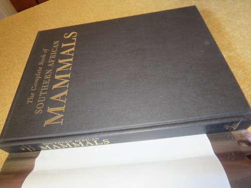 THE COMPLETE BOOK OF SOUTHERN AFRICAN MAMMALS  by Gus Mills & Lex Hes