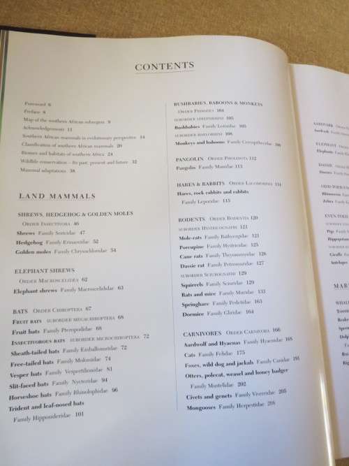 THE COMPLETE BOOK OF SOUTHERN AFRICAN MAMMALS  by Gus Mills & Lex Hes