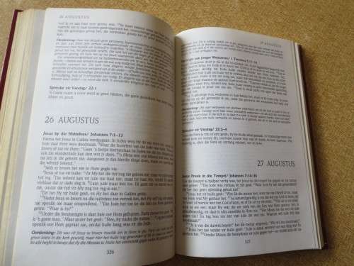 DIE EENJAARBYBEL: NUWE TESTAMENT Lees Volledige Nuwe Testament in 365 dae