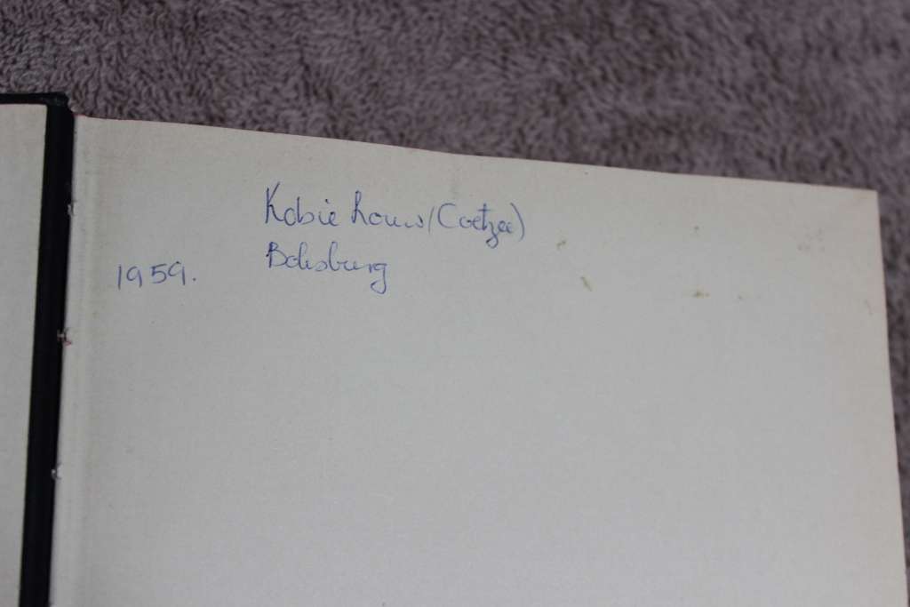 DIE BYBEL MET VERKLARENDE AANTEKENINGE IN DRIE VOLUMES