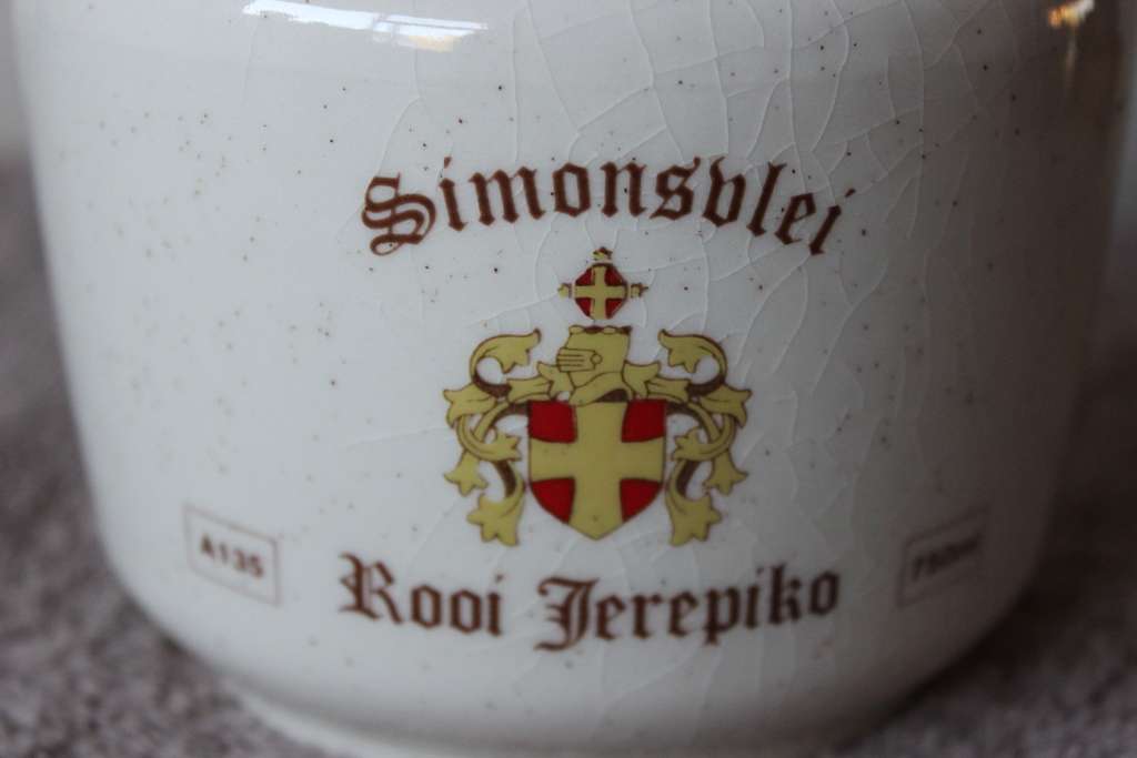 ERDE-KRAFFIE SIMONSVLEI ROOI JEREPIKO 750 ml. (leeg / empty)