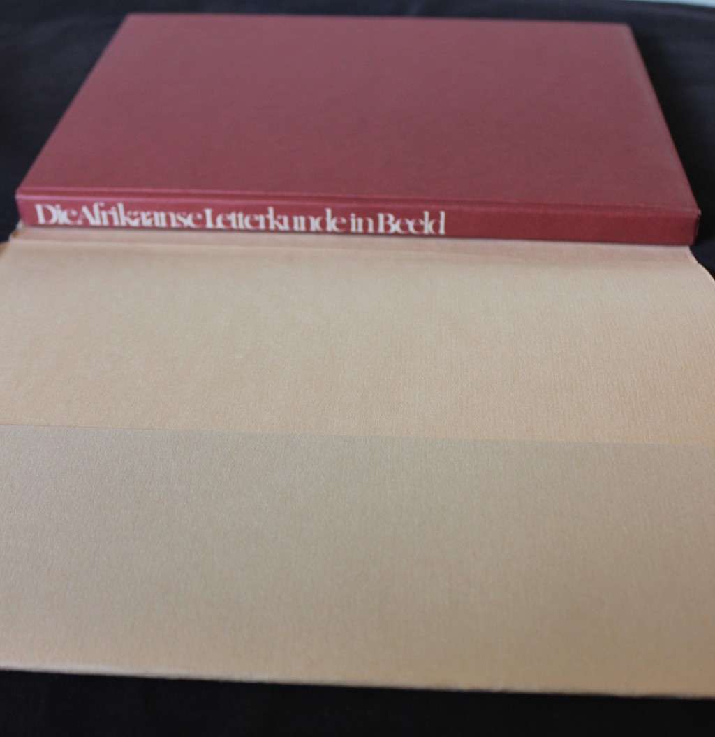 DIE AFRIKAANSE LETTERKUNDE IN BEELD. Saamgestel deur A.P. Grové en P.J. Nienaber.