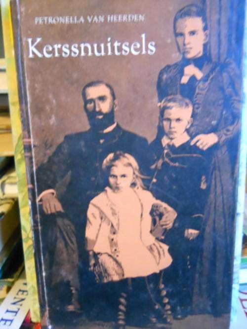 Kerssnuitsels - Petronella van Heerden