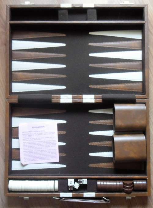BACKGAMMON