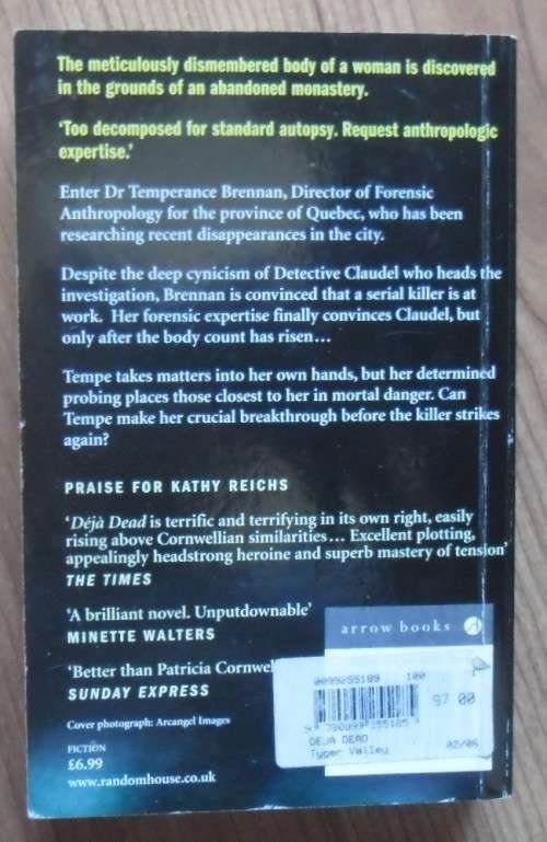 DEJA DEAD by Kathy Reichs