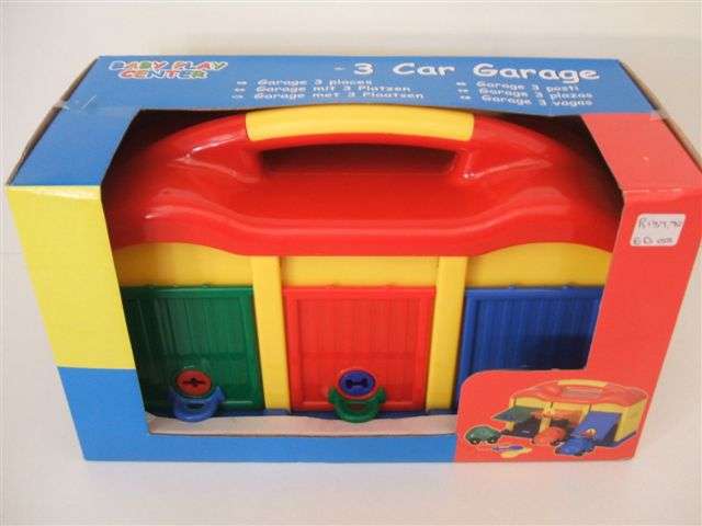 3 Car Garage with 3 cars and sturdy carry handle