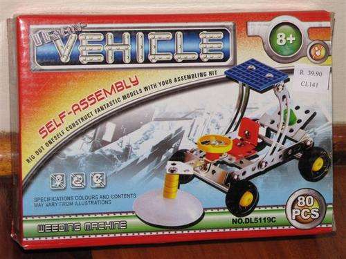 Build-it-yourself Meccano-like vehicle with 80 pcs.