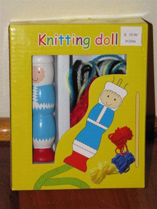 Wooden knitting doll with instructions