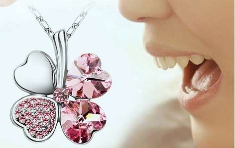 Cute 4 Leaves Clover Shamrock Heart Crystal Pendant Jewelry Necklace