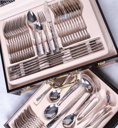 R2499****Brand New*** 72 piece cutlery set** Comes in two Drawers Wooden Box**18/10 STAINLESS STEEL*