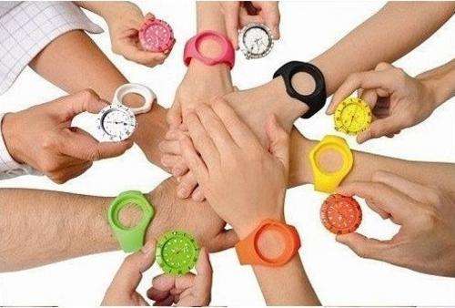 silicone RUBBER sport  Wrist quartz Watch Fashion Unisex