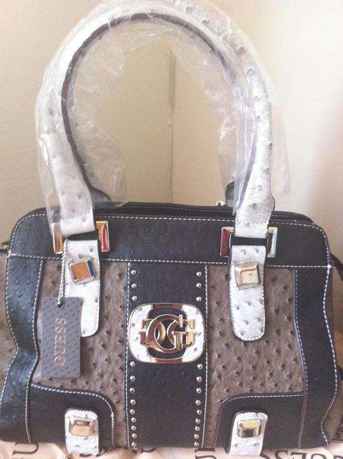 BRAND NEW ORIGNAL GUESS HANDBAG NEW COLLECTION