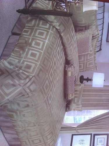 BRAND NEW ELEGENT DISGEN COMFORTER SET QUEEN BED SIZE******