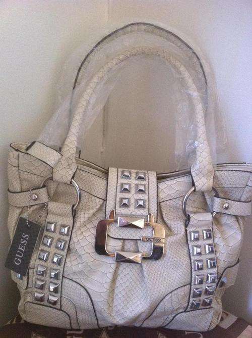 BRAND NEW GUESS HANDBAG NEW COLLECTION