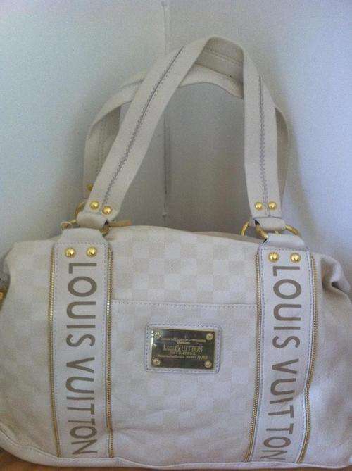 BRAND NEW LOUIS VUITTON HANDBAG NEW COLLECTION